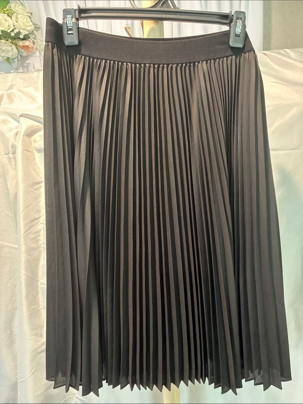 BCBGMaxAzria Black Pleated Midi Skirt